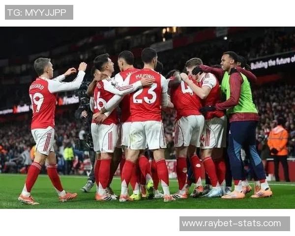 欧联杯精彩对决阿森纳险胜里昂乌龙球引发全场热议