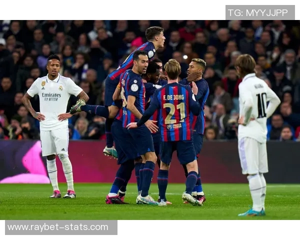 国王杯精彩对决:里昂大胜切尔西乌龙球引发全场狂欢分析