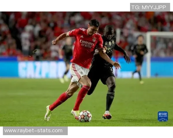 友谊赛精彩对决拜仁与本菲卡战成平局红牌事件引发全场热议