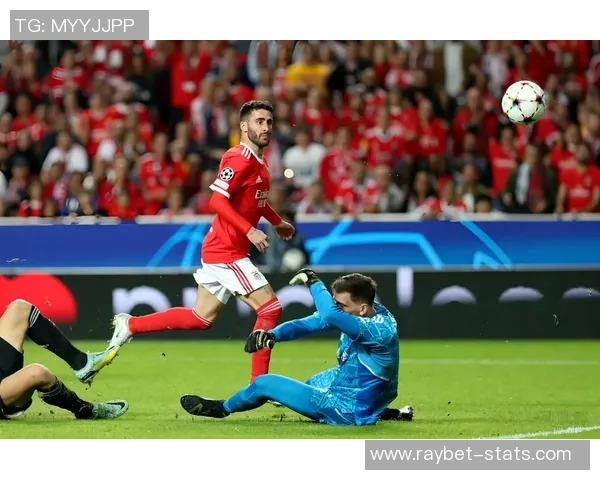 切尔西与皇马激战成和乌龙球意外引发全场热议